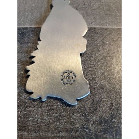 Metal Avon 1993 Santa tree toy ornament xmas - Picture 3 of 4